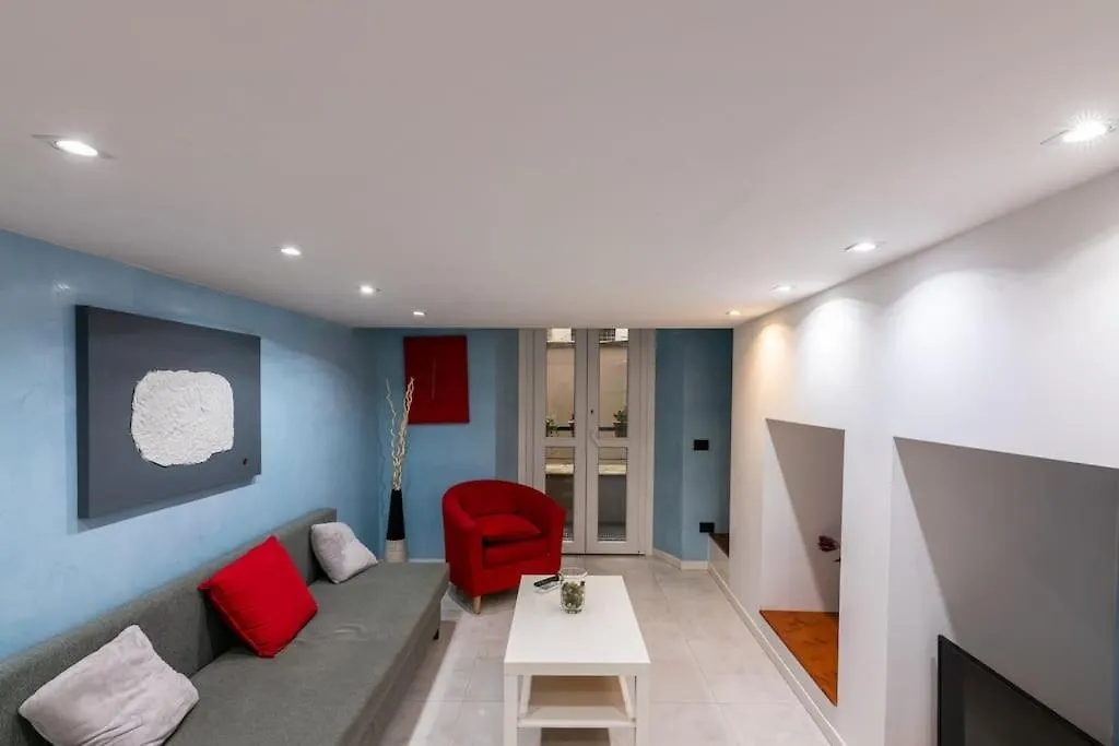 Seneca Apartment Milan