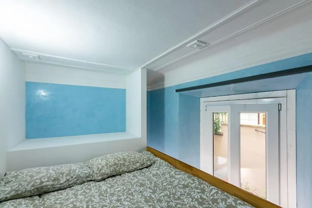 Seneca Apartment Milan