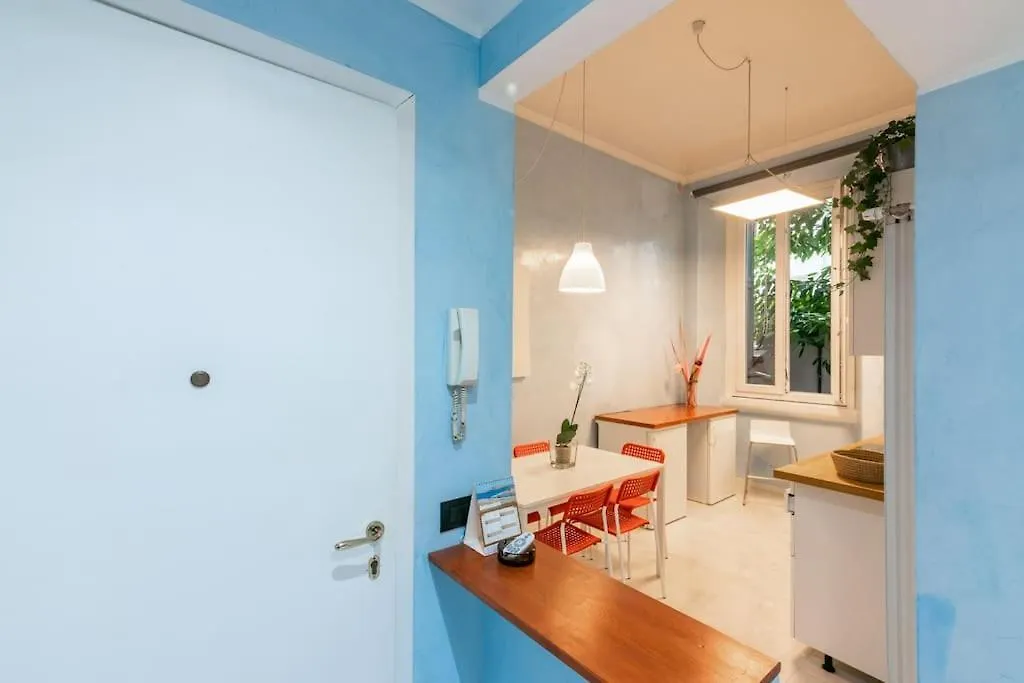Seneca Apartment Milan 0*,